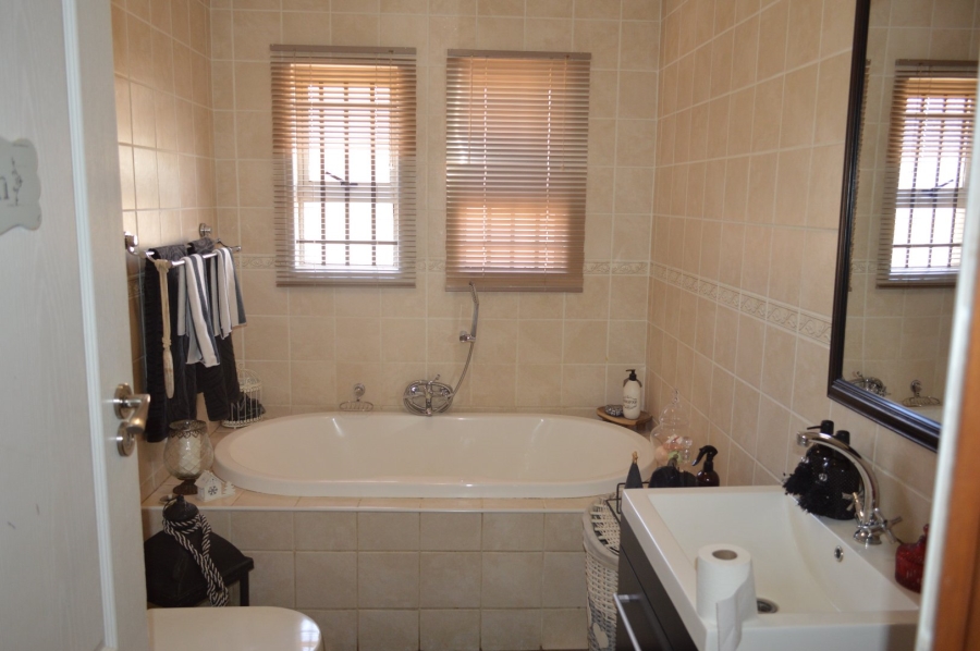 3 Bedroom Property for Sale in Wilkoppies North West